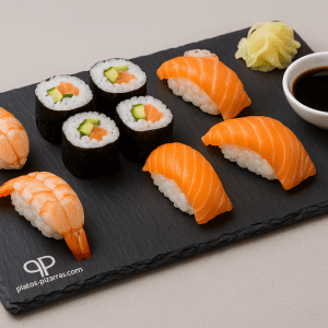 Bandeja de pizarra natural de 35 × 20 cm con presentación de sushi y salsas, ideal para servir en la mesa