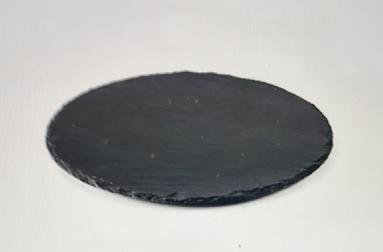 Plato redondo de pizarra natural de 20 cm, ideal para servir raciones individuales con estilo