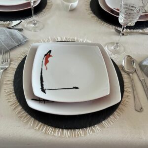 Bajo plato redondo de pizarra natural de 33 cm, ideal para presentaciones elegantes y sostenibles