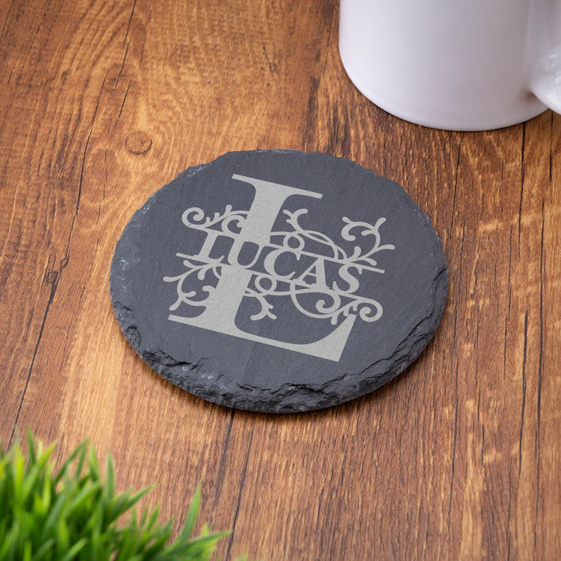 grabados laser en platos de pizarra natural